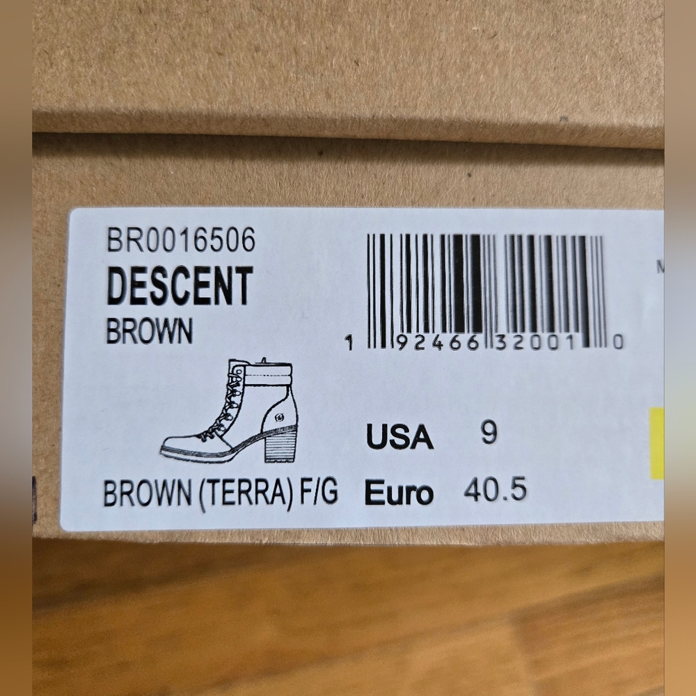 NWT Born Descent Boots - Picture 5 of 6